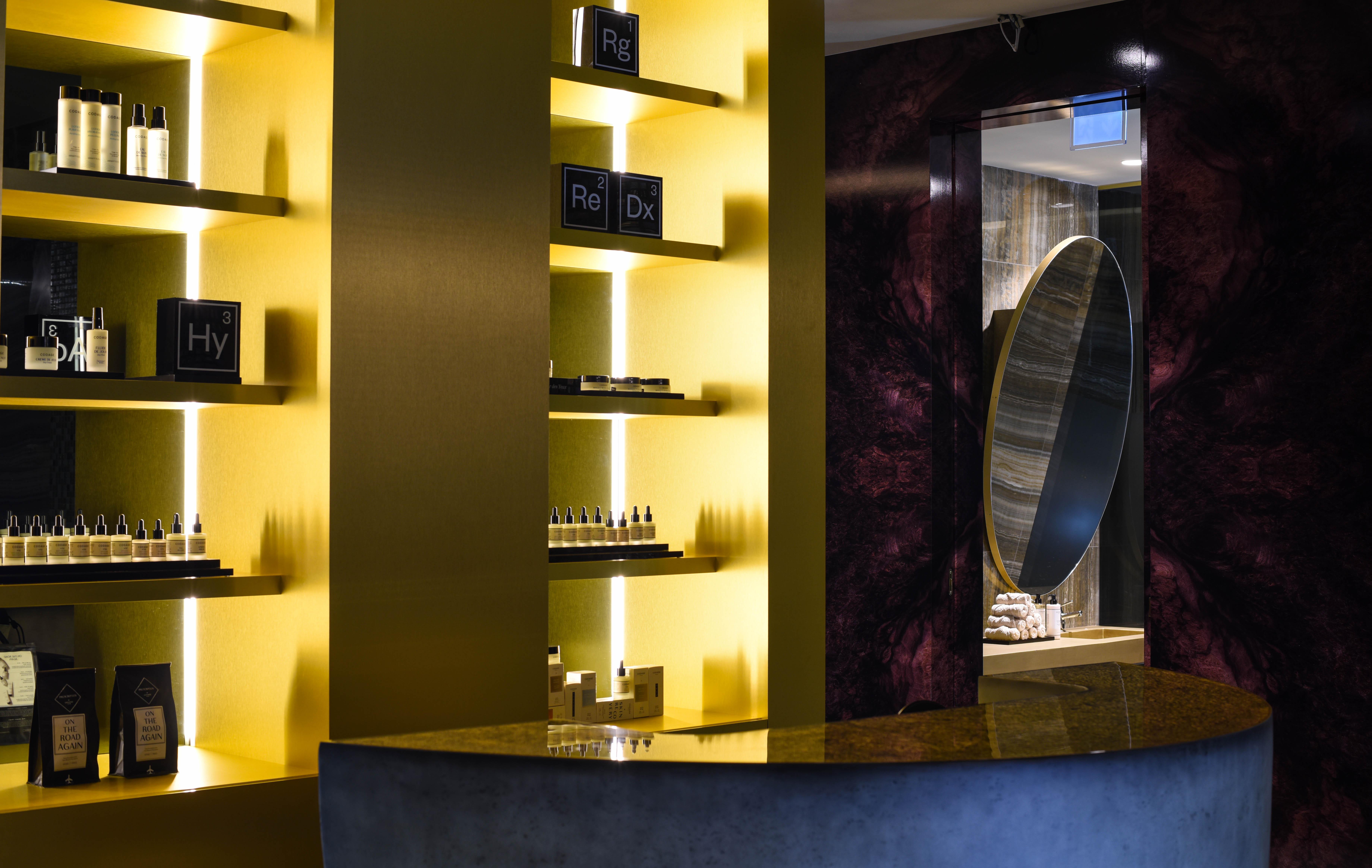 Vila Foz Hotel & Spa - Member Of Design Hotels OOporto Exteriör bild The interior of the Tom Ford Beauty store in London